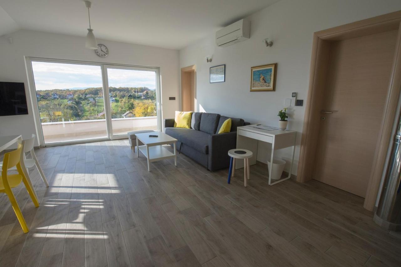 Apartman Grc Apartment Dugo Selo Екстериор снимка