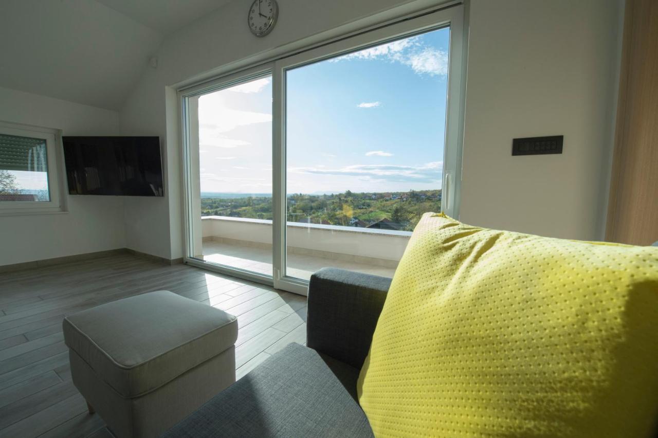 Apartman Grc Apartment Dugo Selo Екстериор снимка
